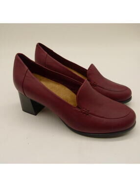 NWOT Trotters leather dard red burgundy quincy pump 9 WW Wide